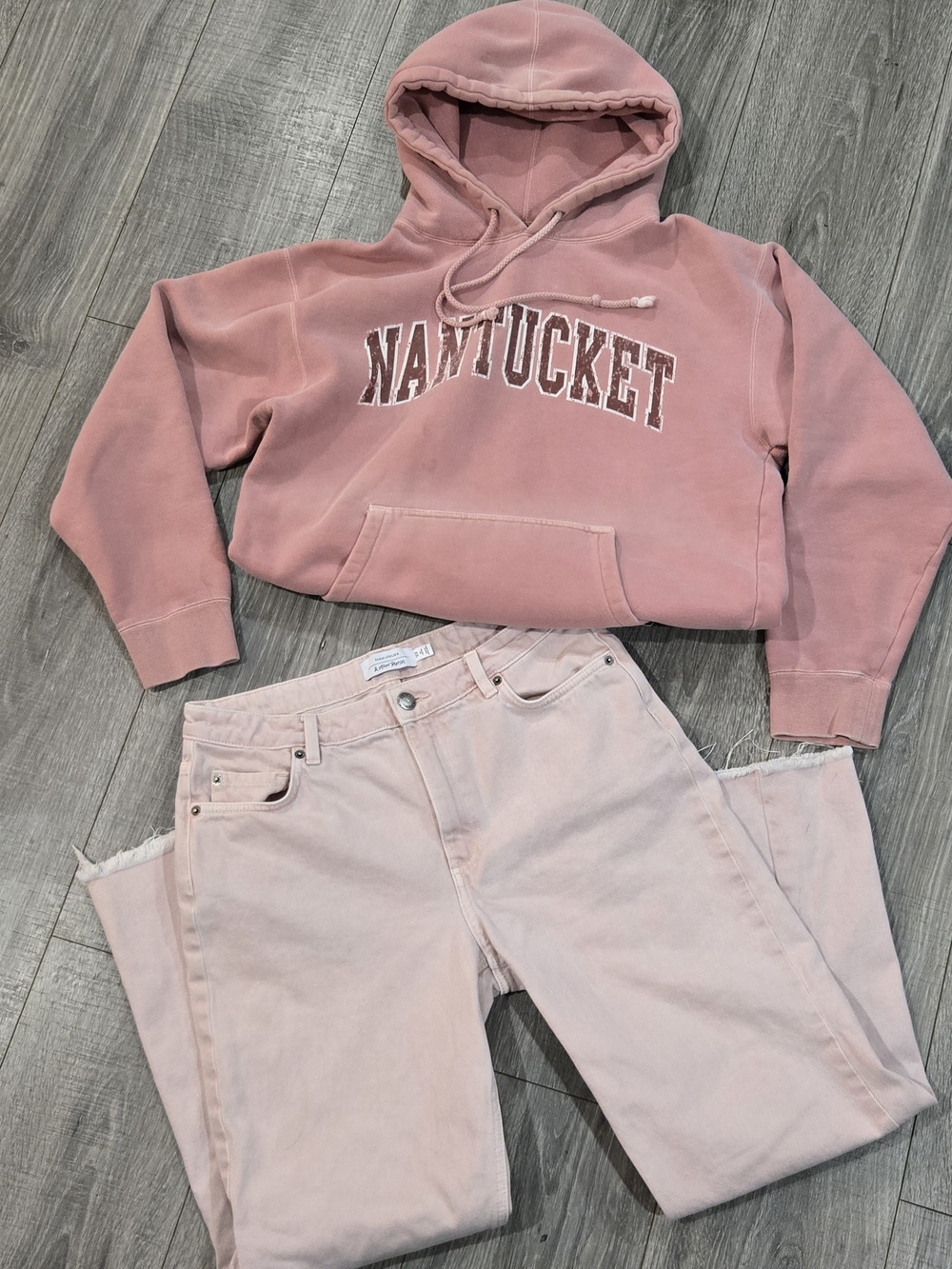 Womens Pink Outfit Bundle NANTUCKET Hoodie Sz S & PARIS ATELIER Jeans Size 30M.